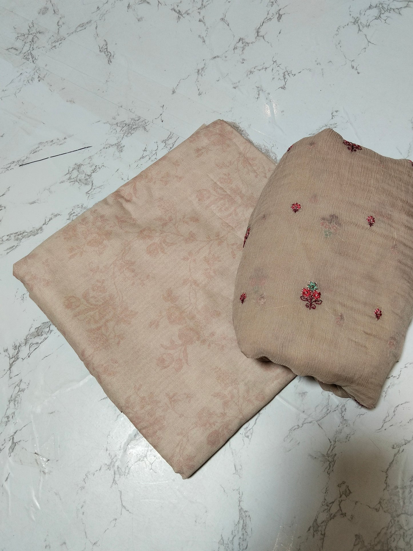 Sale printed lawn 2pc+ breeze embroided pure Chiffon Dupatta