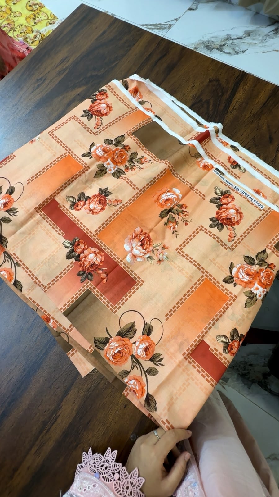 Alaya All over printed lawn 2pc