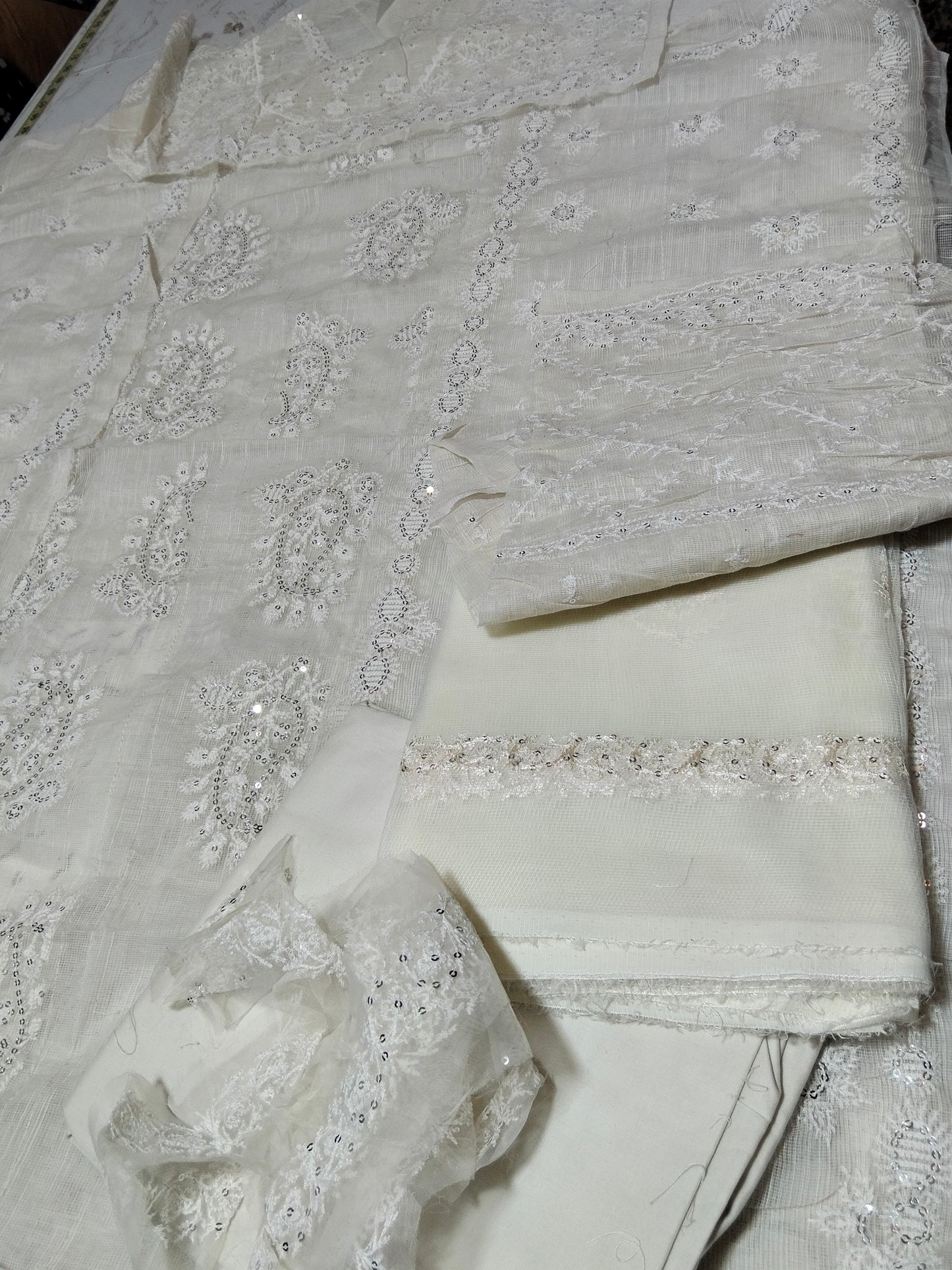 Sale Sana safinaz Khdi net embroided 3pc with plain trouser