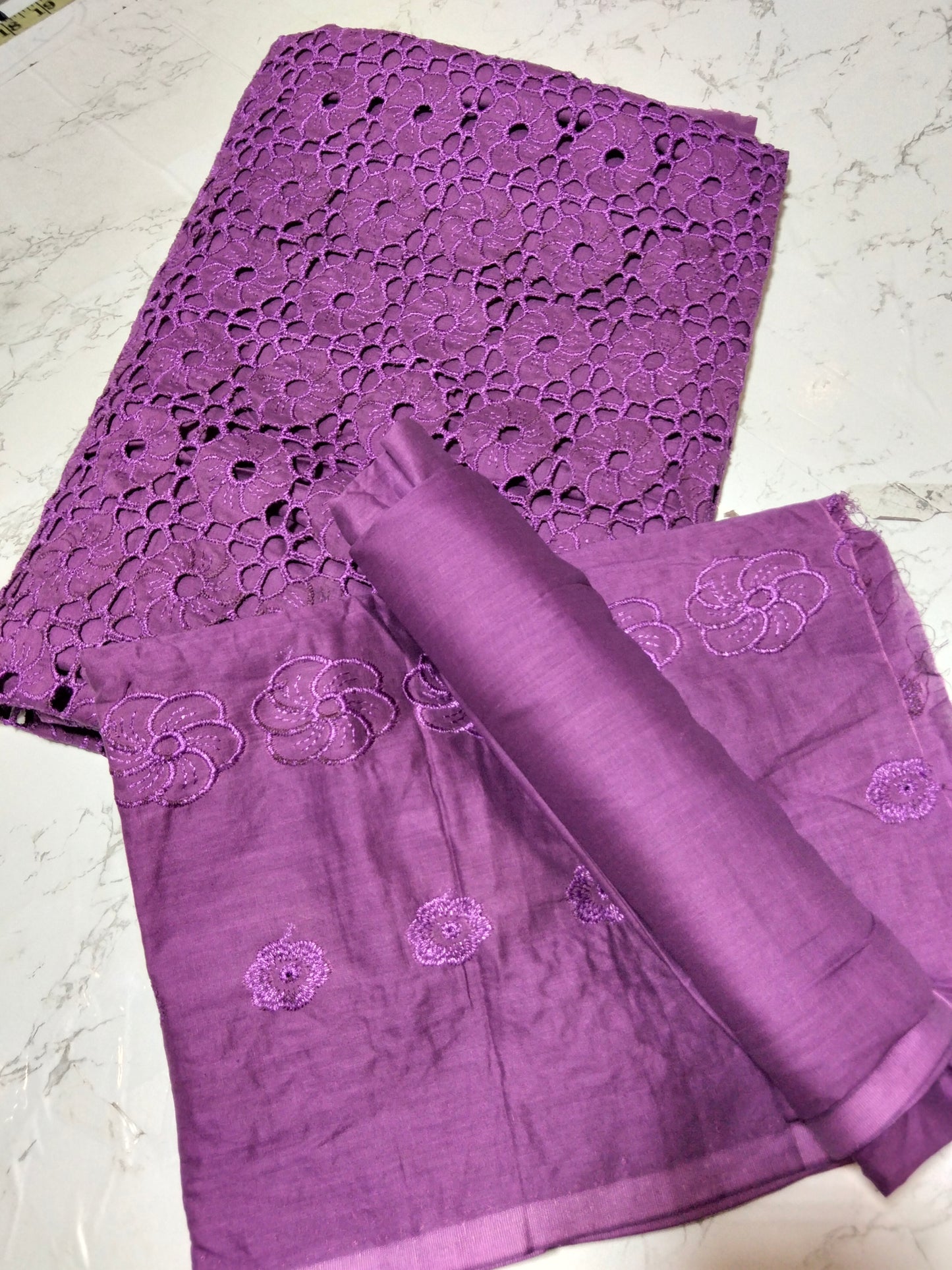 Sale embroided lawn chicken karri 3pc with embroided dupatta and plain trouser