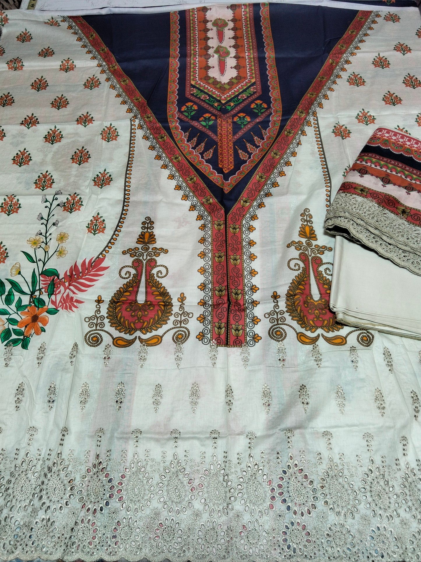 Sale Rangriti embroided lawn 3pc