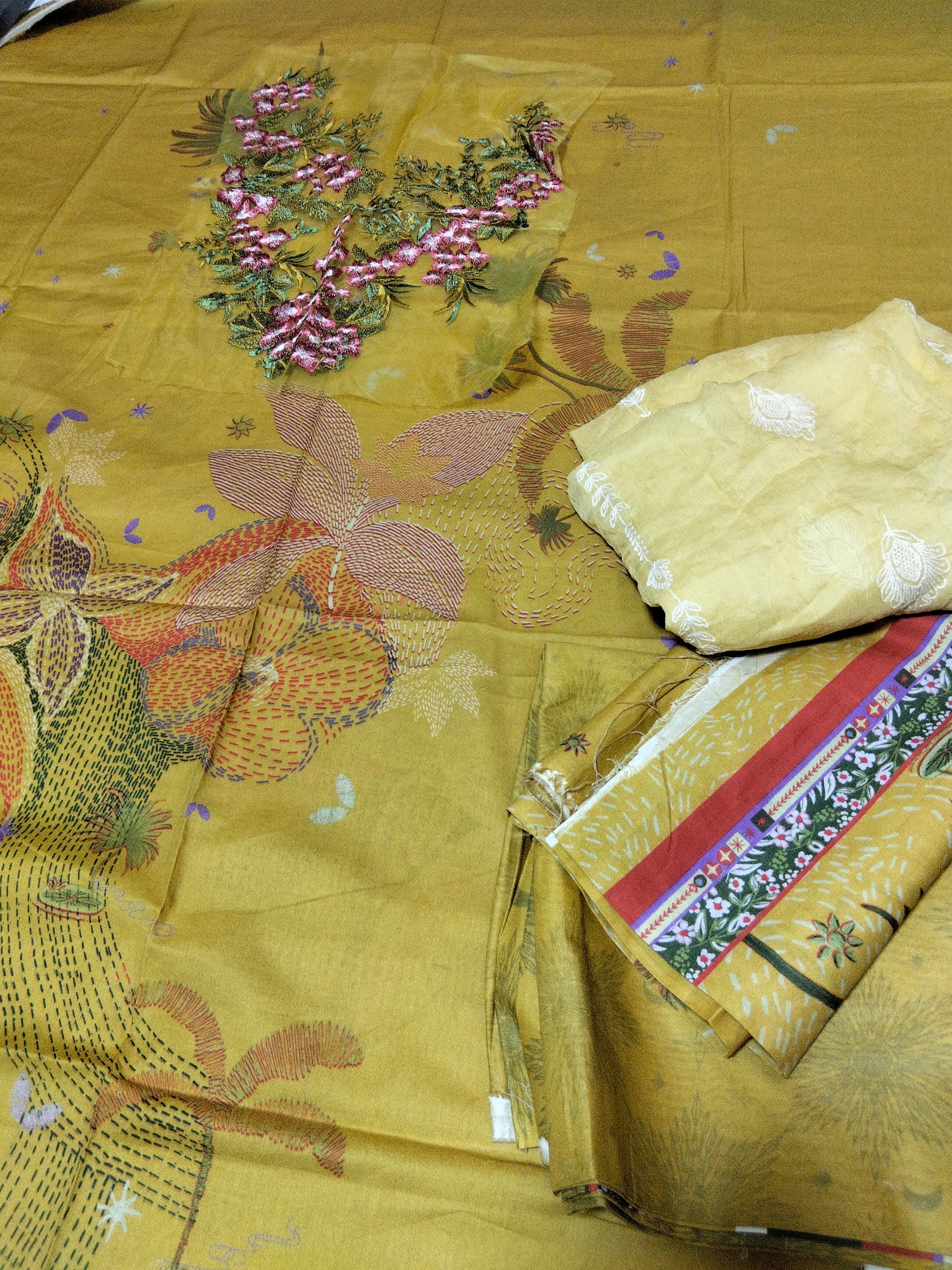 Sale Mushq printed lawn 2pc+ breeze embroided pure chiffon dupatta