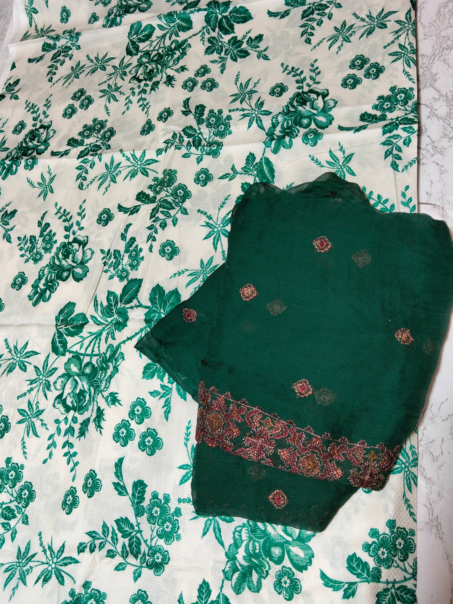 Sale printed lawn 2pc+breeze embroided pure chiffon dupatta