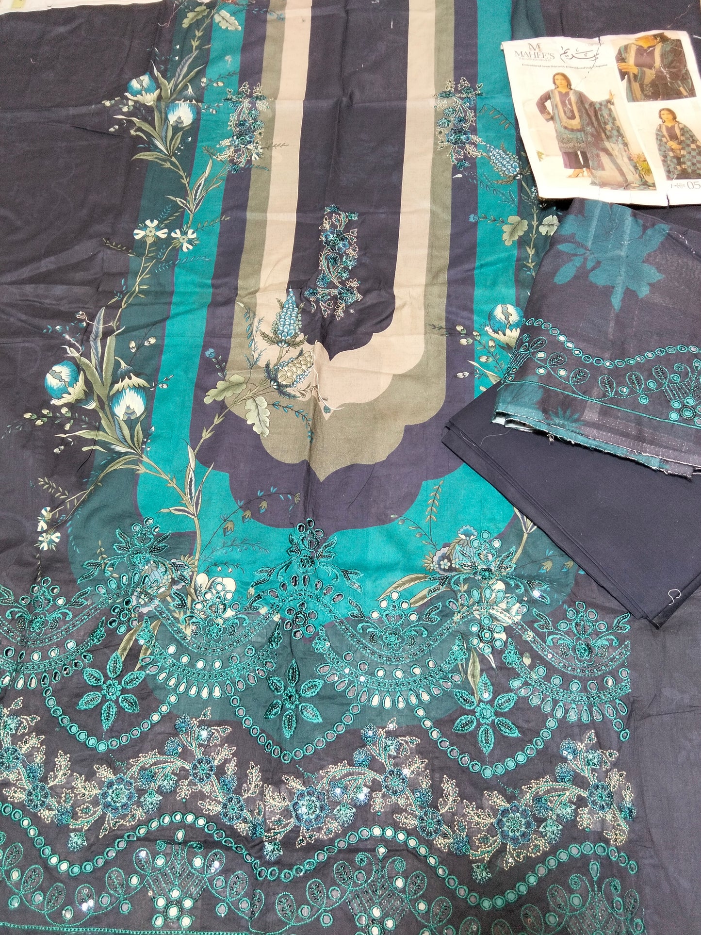 Sale Riaz Arts Embroided lawn shirt with embroided voile lawn dupatta and dyed trouser