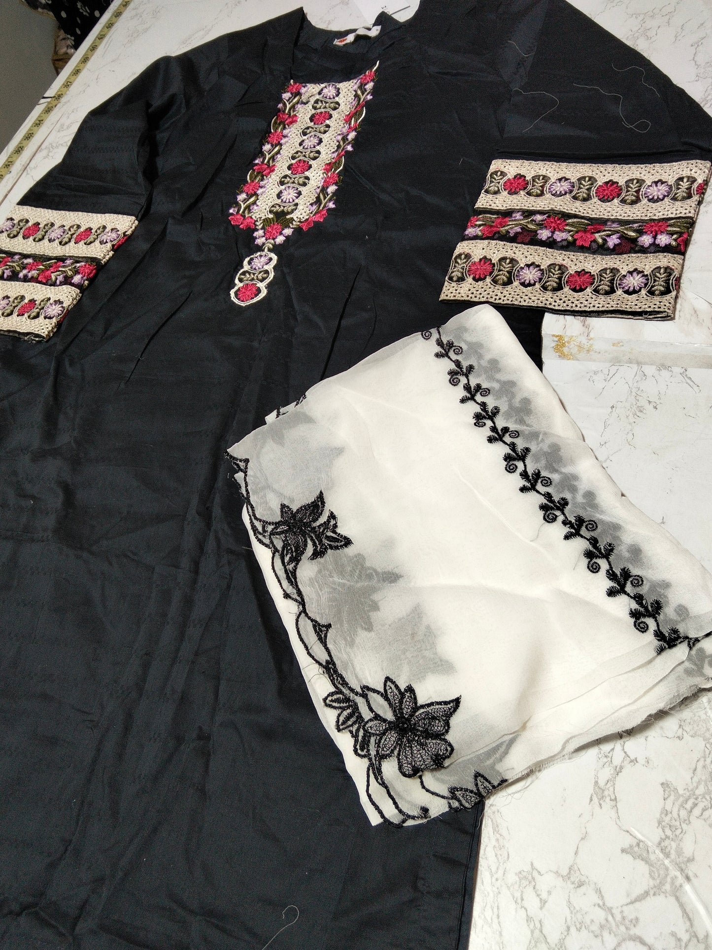 Sale Khaadi Stitched Medium Shirt+Breeze embroidered pur chiffon dupatta