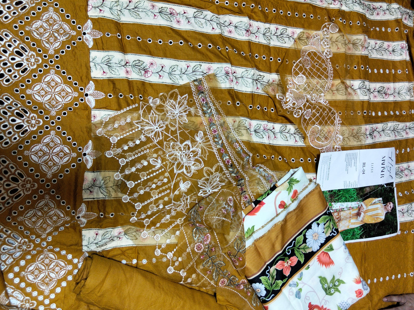 Sale embroided linen 3pc with plain trouser and embroided patches with wool shawl