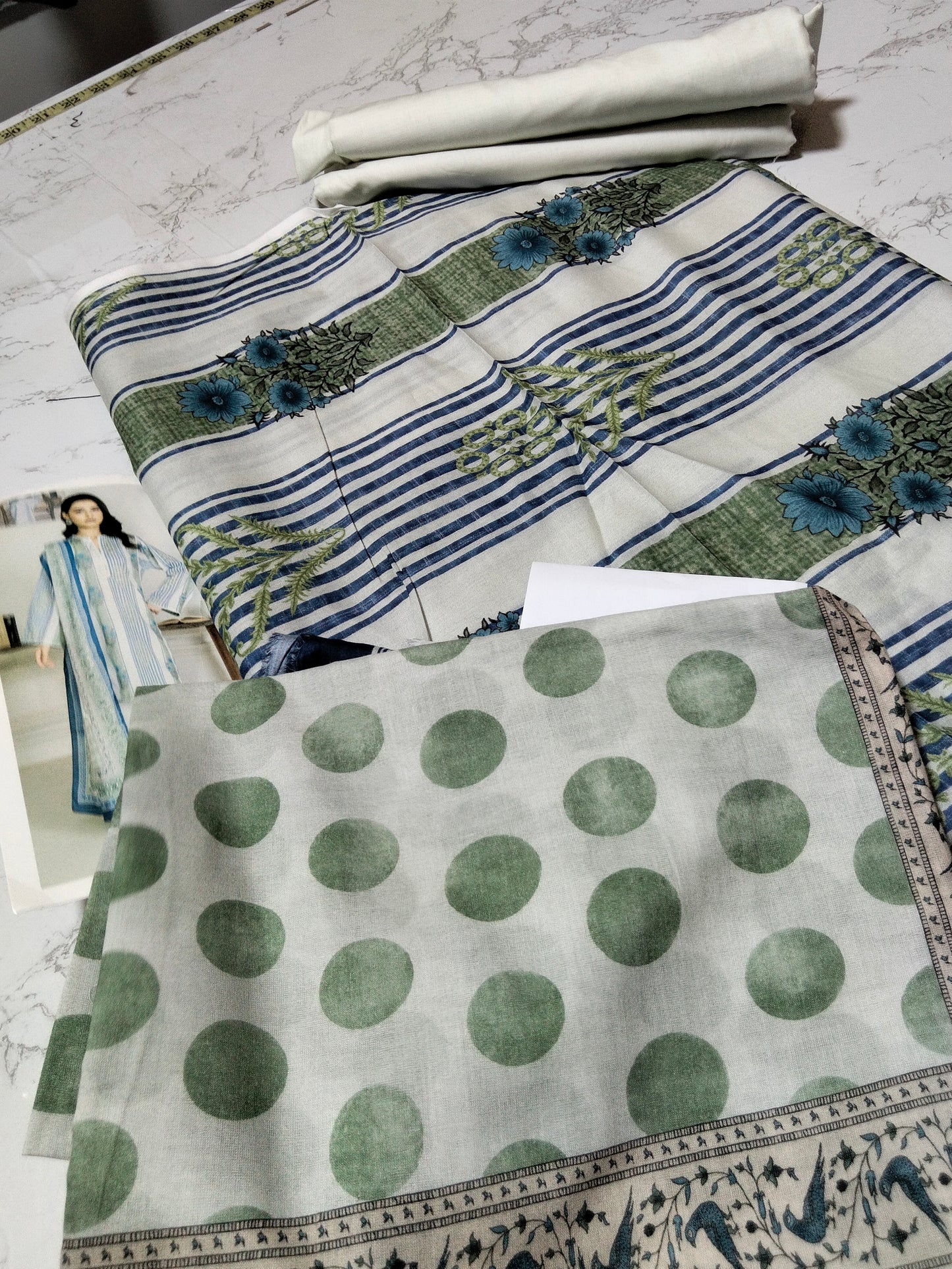 Sale printed lawn 3pc with plain trouser