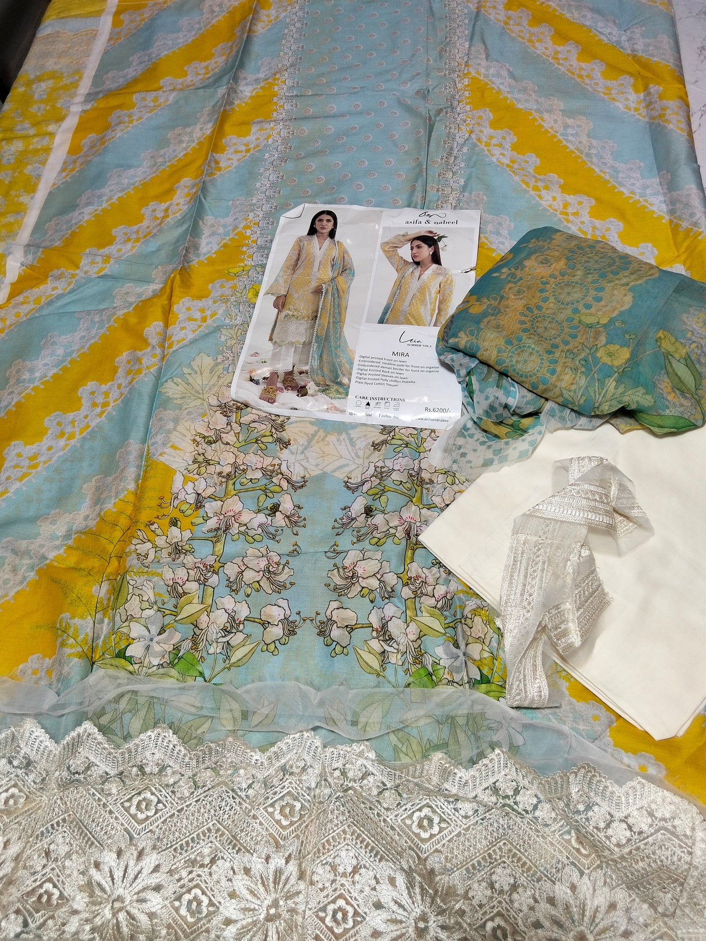 Sale Asifa & Nabeel Printed Lawn 3pc with Embroidered Patches and Chiffon dupatta