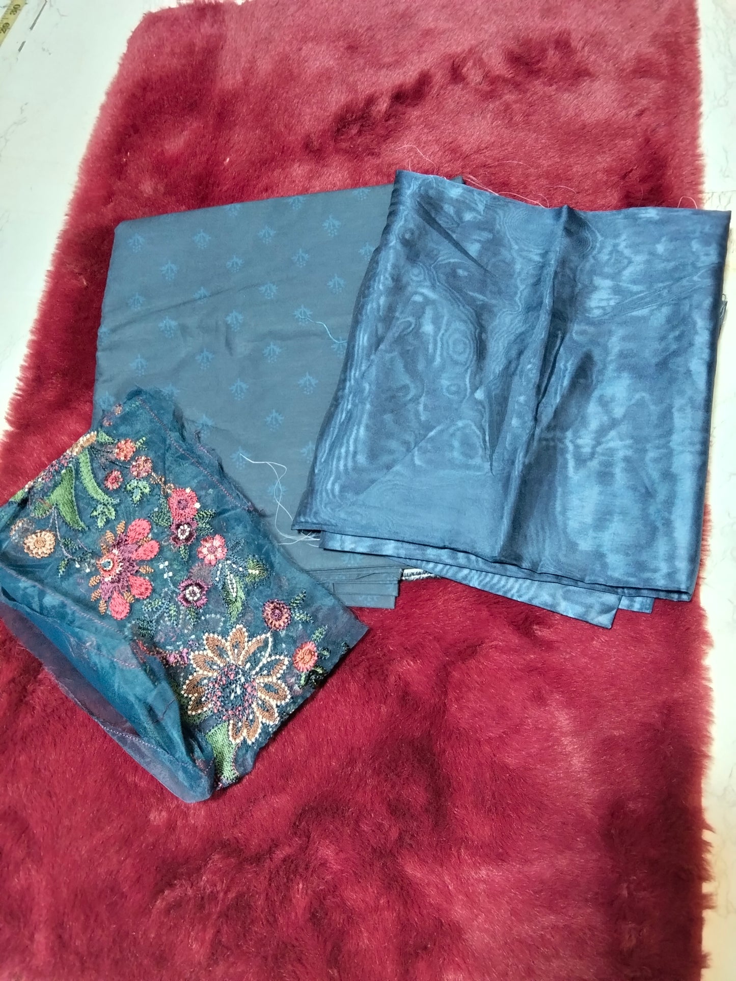 Iznik printed lawn 3pc with silk dupatta+patch