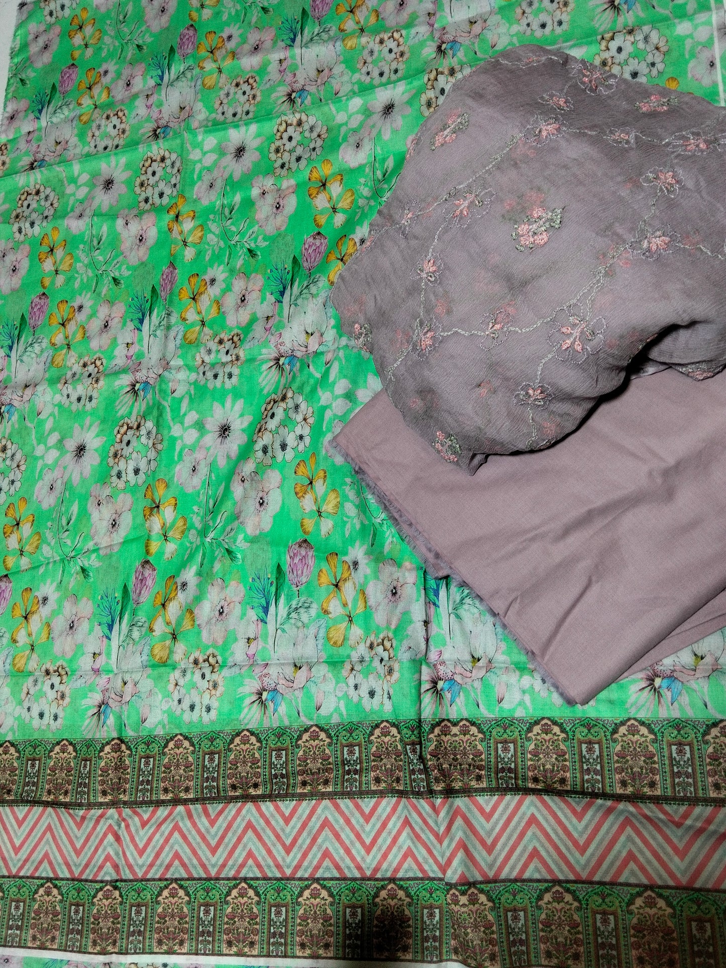 Sale printed lawn 2pc +breeze embroided pure chiffon dupatta