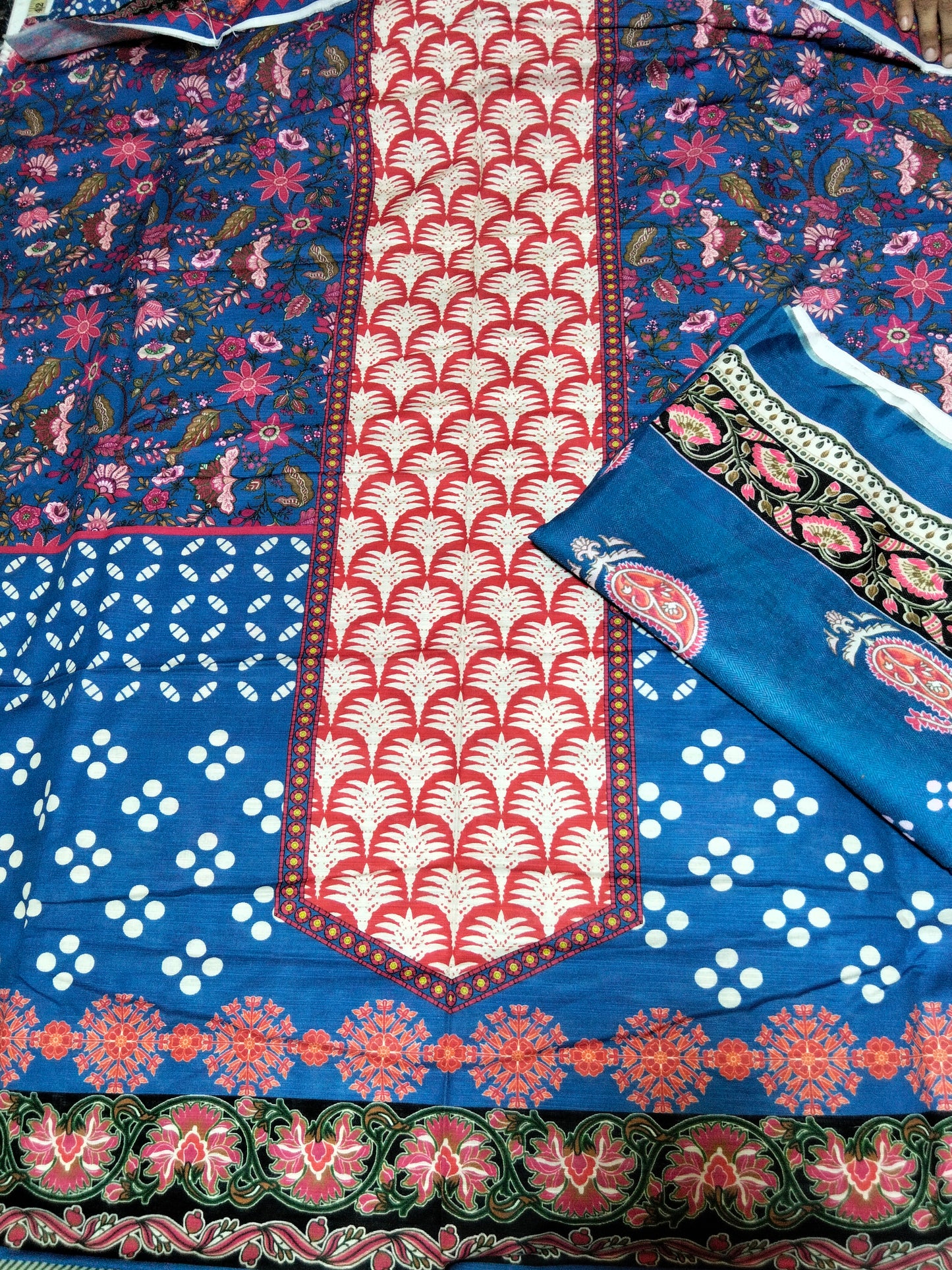 Sale printed khaddar 2pc shirt and Dupatta