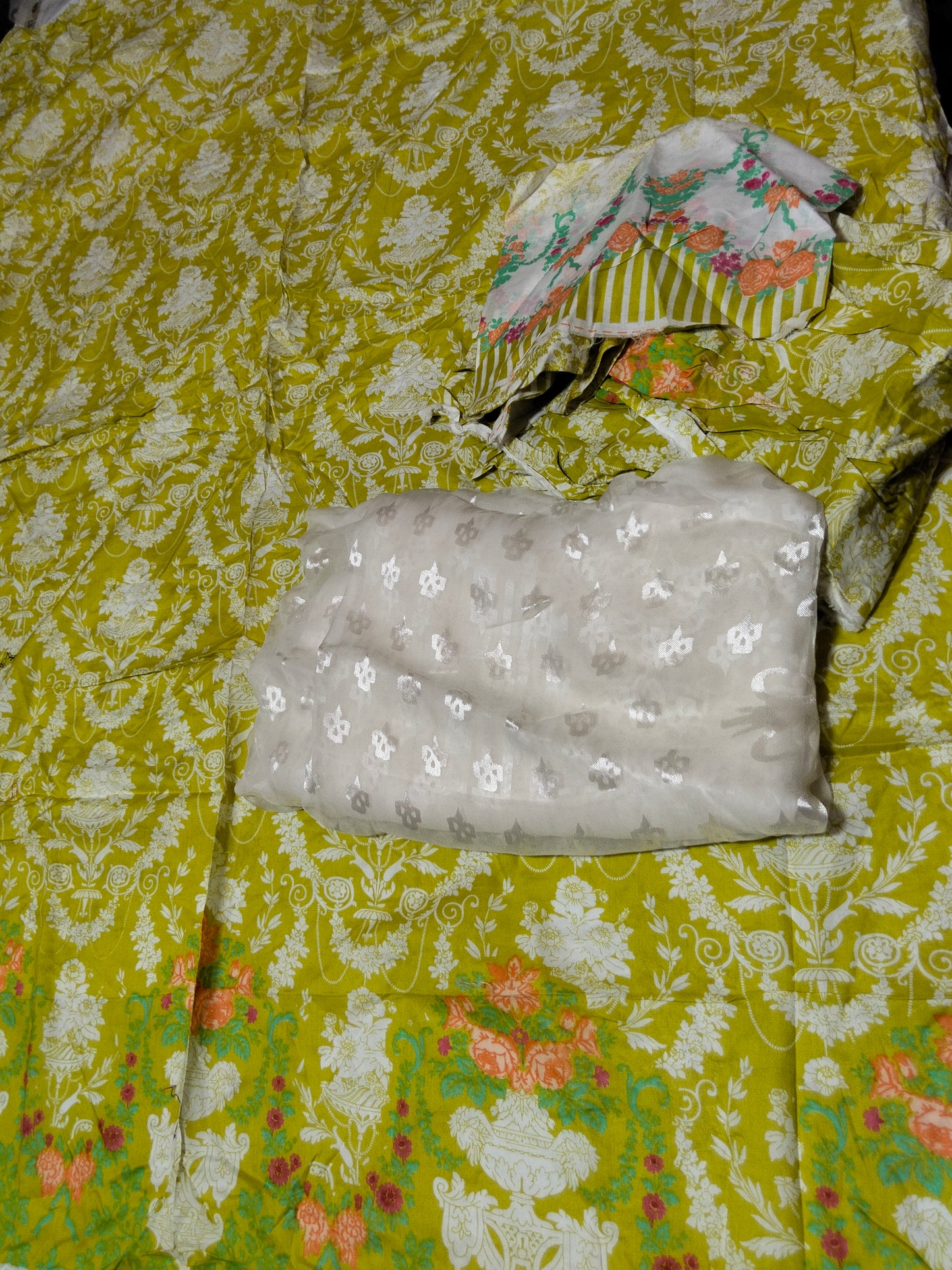 Sale printed lawn shirt + dupatta