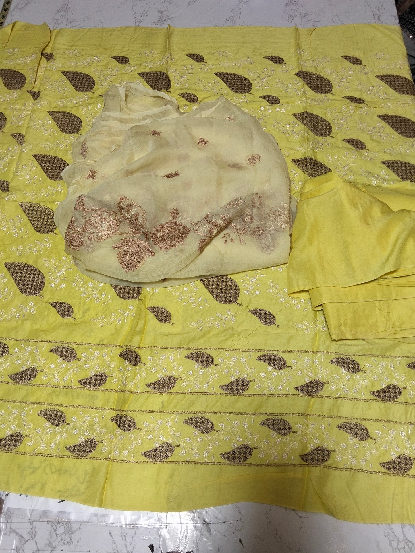 Sale embroided linen 2pc + breeze embroided pure chiffon dupatta