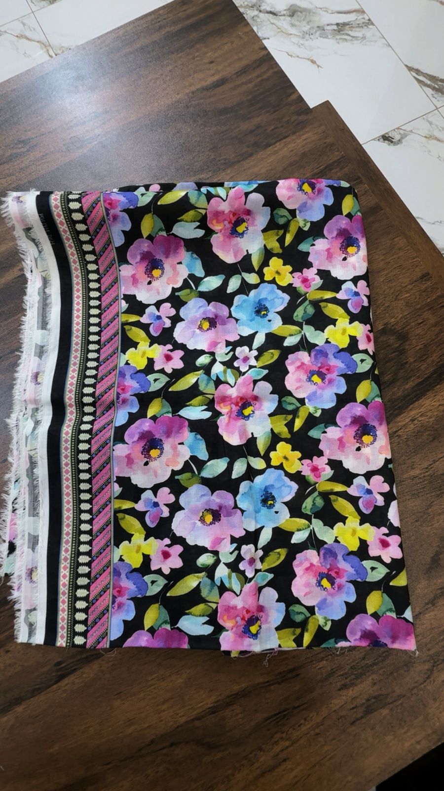 Allover premium printed lawn 2pc with side border