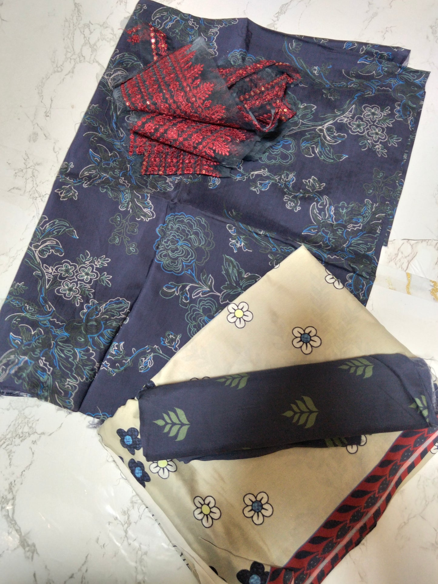 Sale Xenia viscose silk 3pc with embroided patches