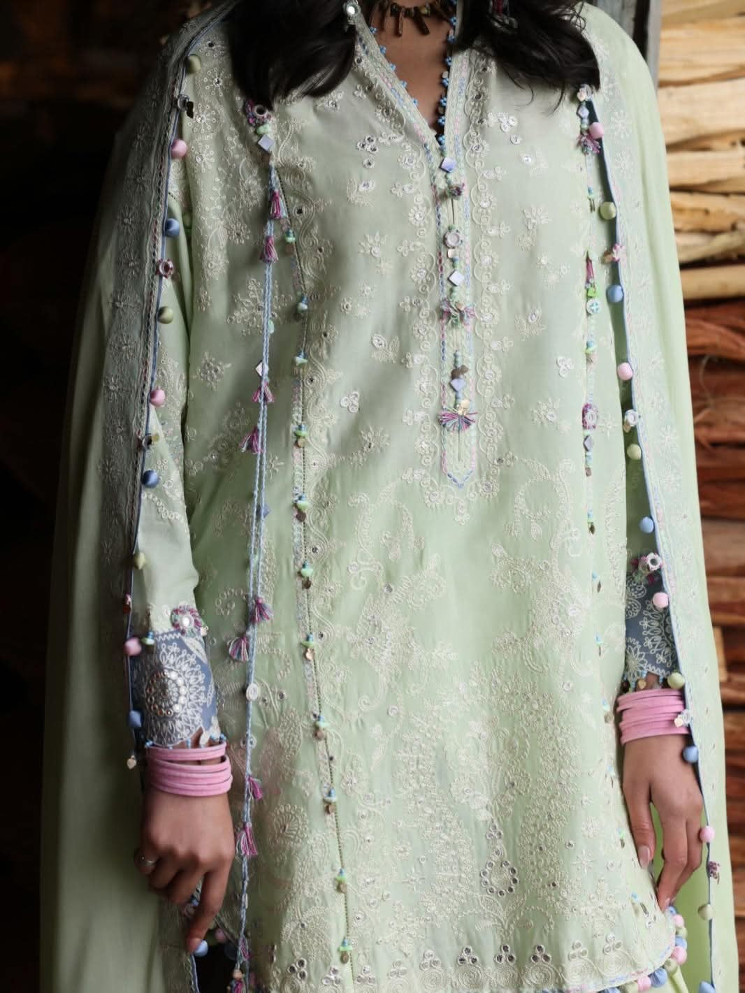 zaha luxury embroided lawn 3pc