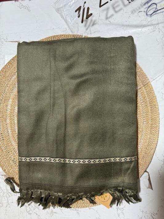 Gents woolen big size shawl code A121