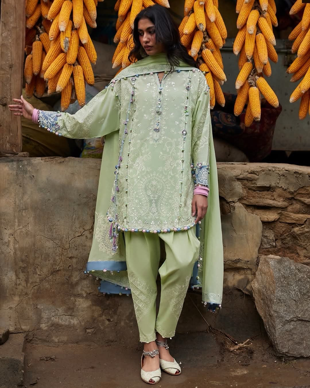 zaha luxury embroided lawn 3pc