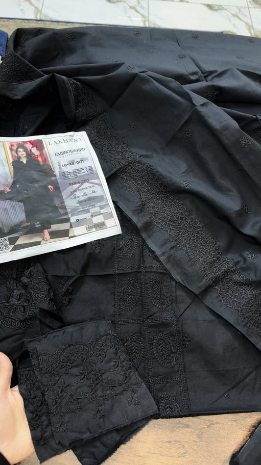 Lakhanay lawn chiken kari embroided 3pc