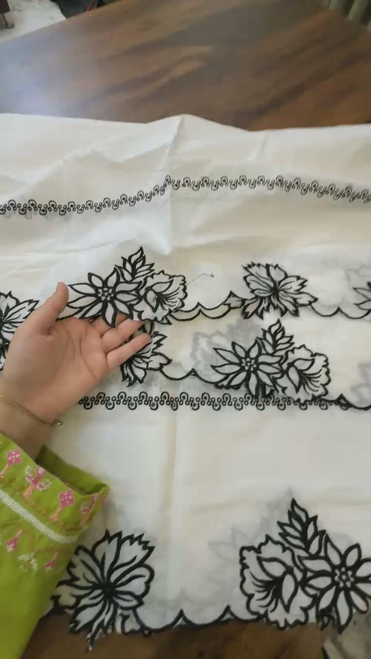 Lawn munar embroided dupatta dyeable