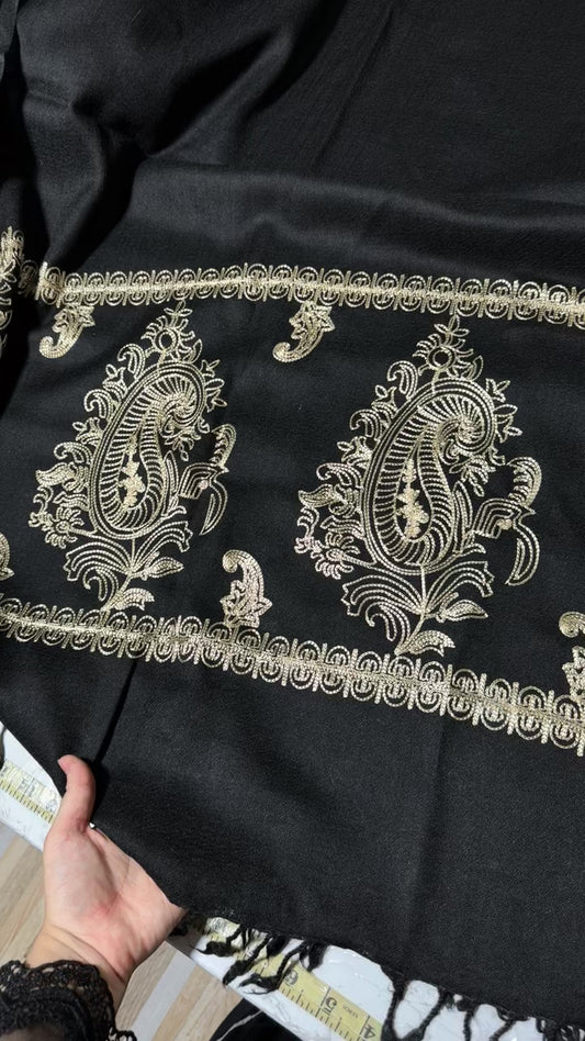Woolen embroided shawl jet black