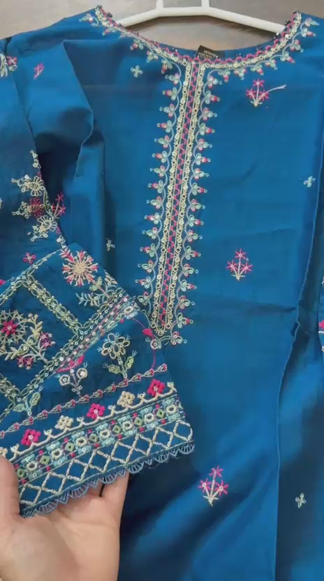 Luxury embroidered lawn 3pc stitched pret
