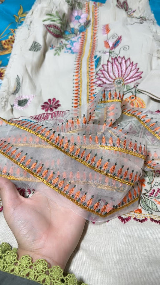 Sana safinaz luxury winter embroided 3pc