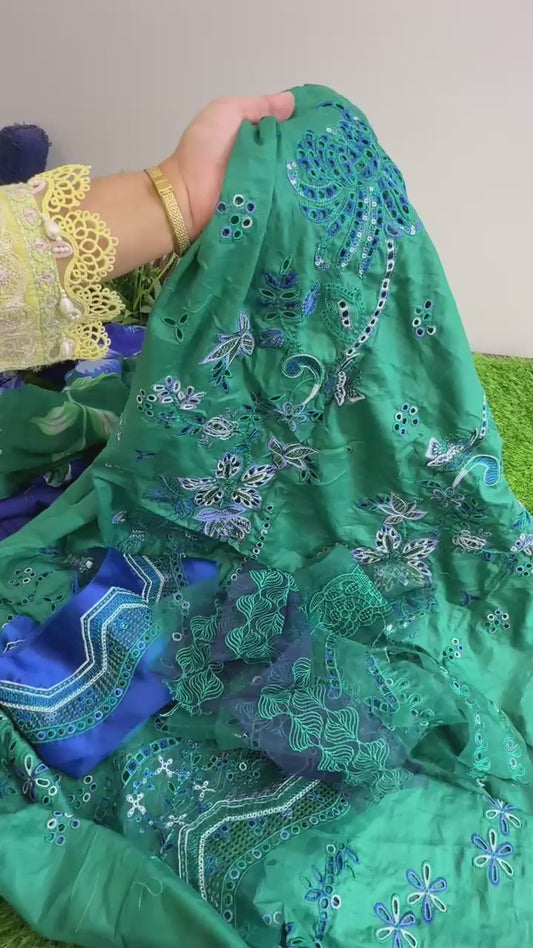Mushq Amoi luxury embroidered lawn 3pc(pre book dispatch in 4-5 days)