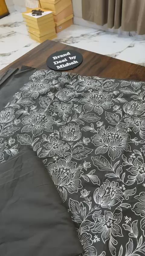 Bareeze embroidered style lawn 2pc code y