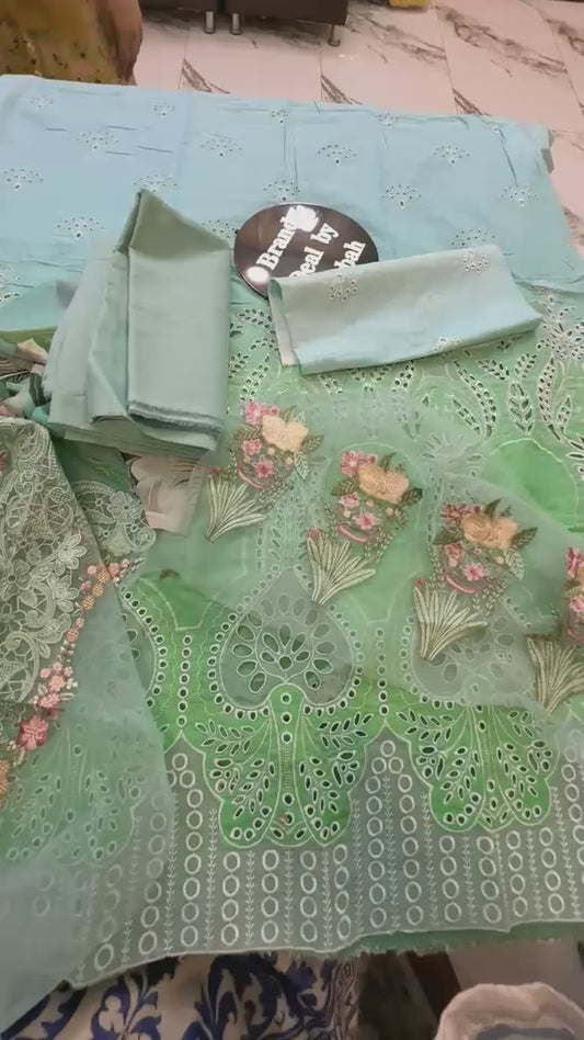 Mushq luxury embroidered lawn 3pc on clearance