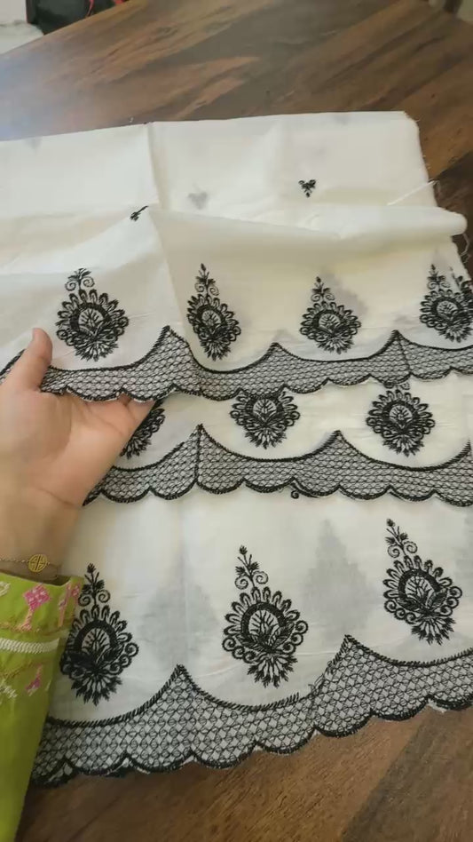 Lawn munar embroided dupatta dyeable
