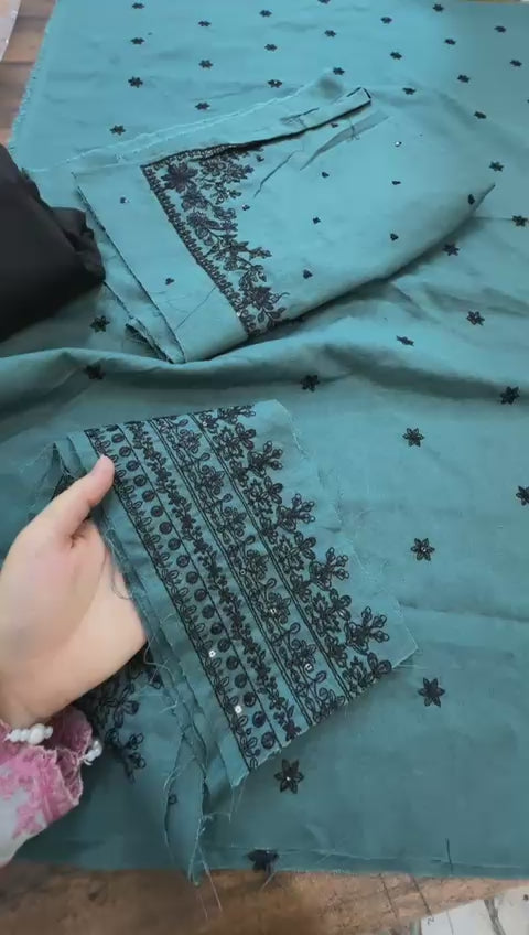 Batik winter embroidered 2 pc