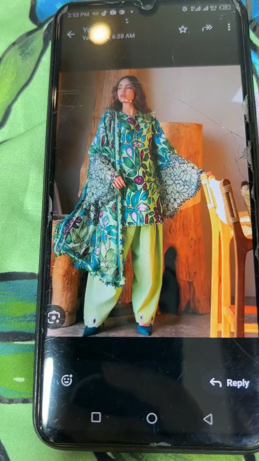 Maria b lawn shirt trouser (3.5 yard length 52 inch width )