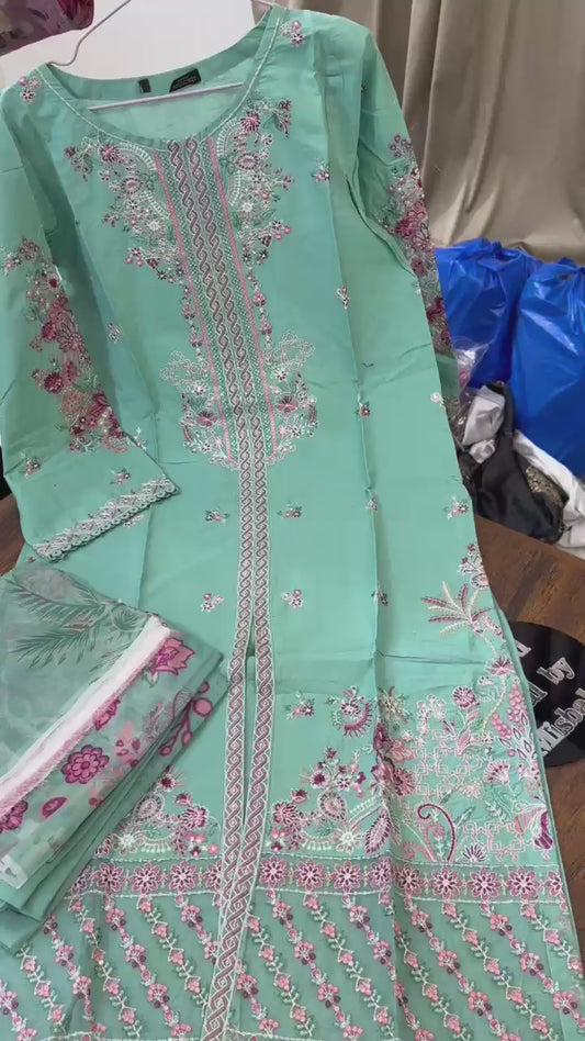 Luxury embroidered lawn 3pc stitched pret