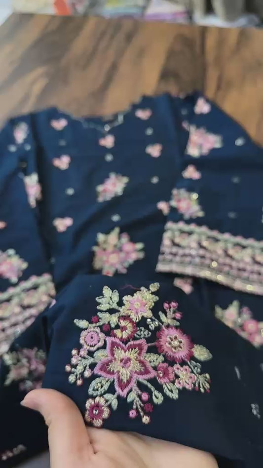Luxury embroidered lawn 3pc stitched pret