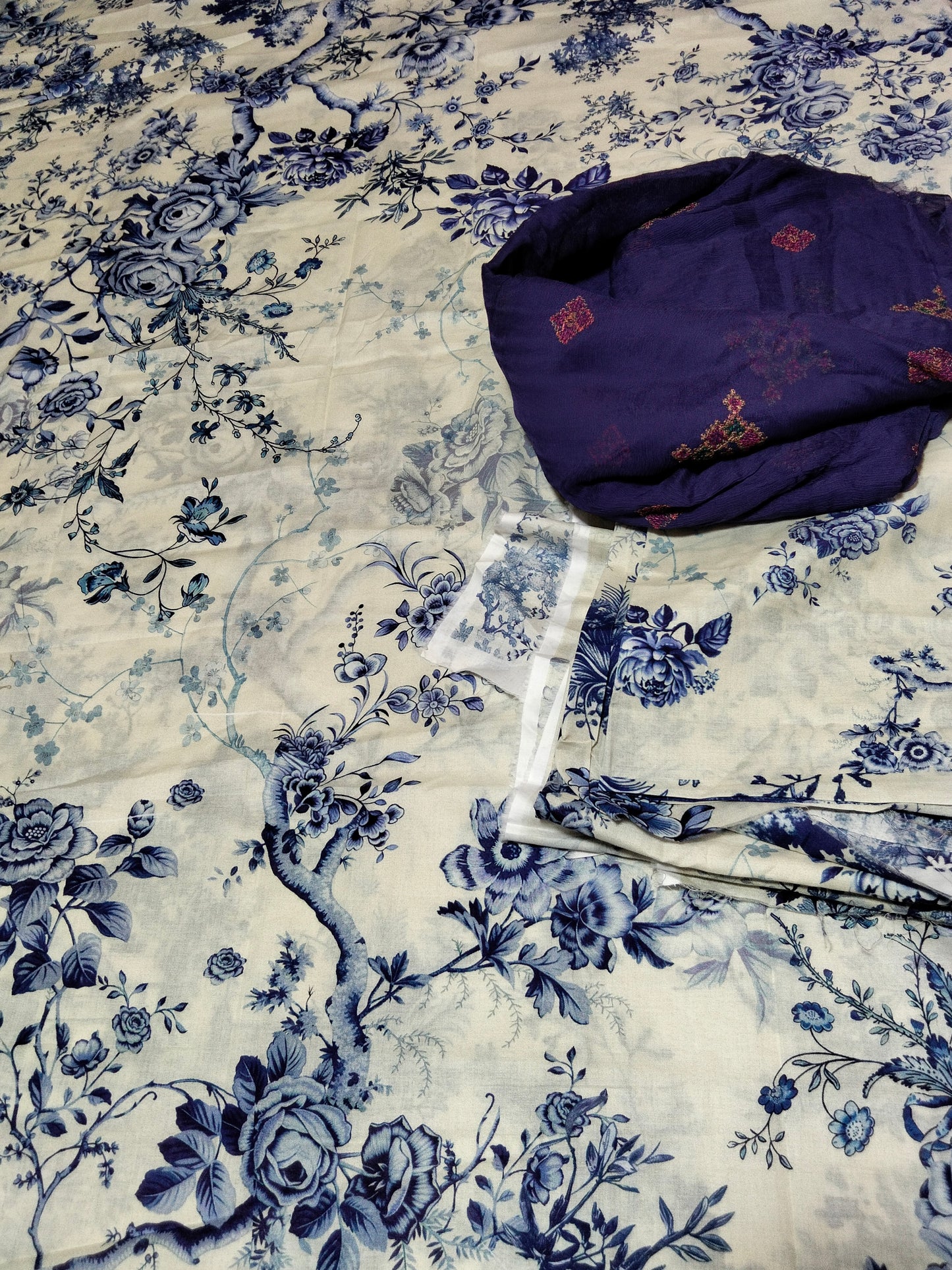 Printed lawn 2pc+breeze embroided pure chiffon dupatta