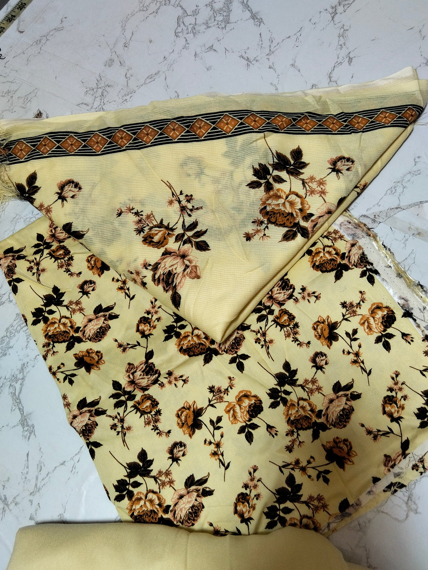 Sale printed kotrai marina 3 pc with plain trouser and printed dupatta
