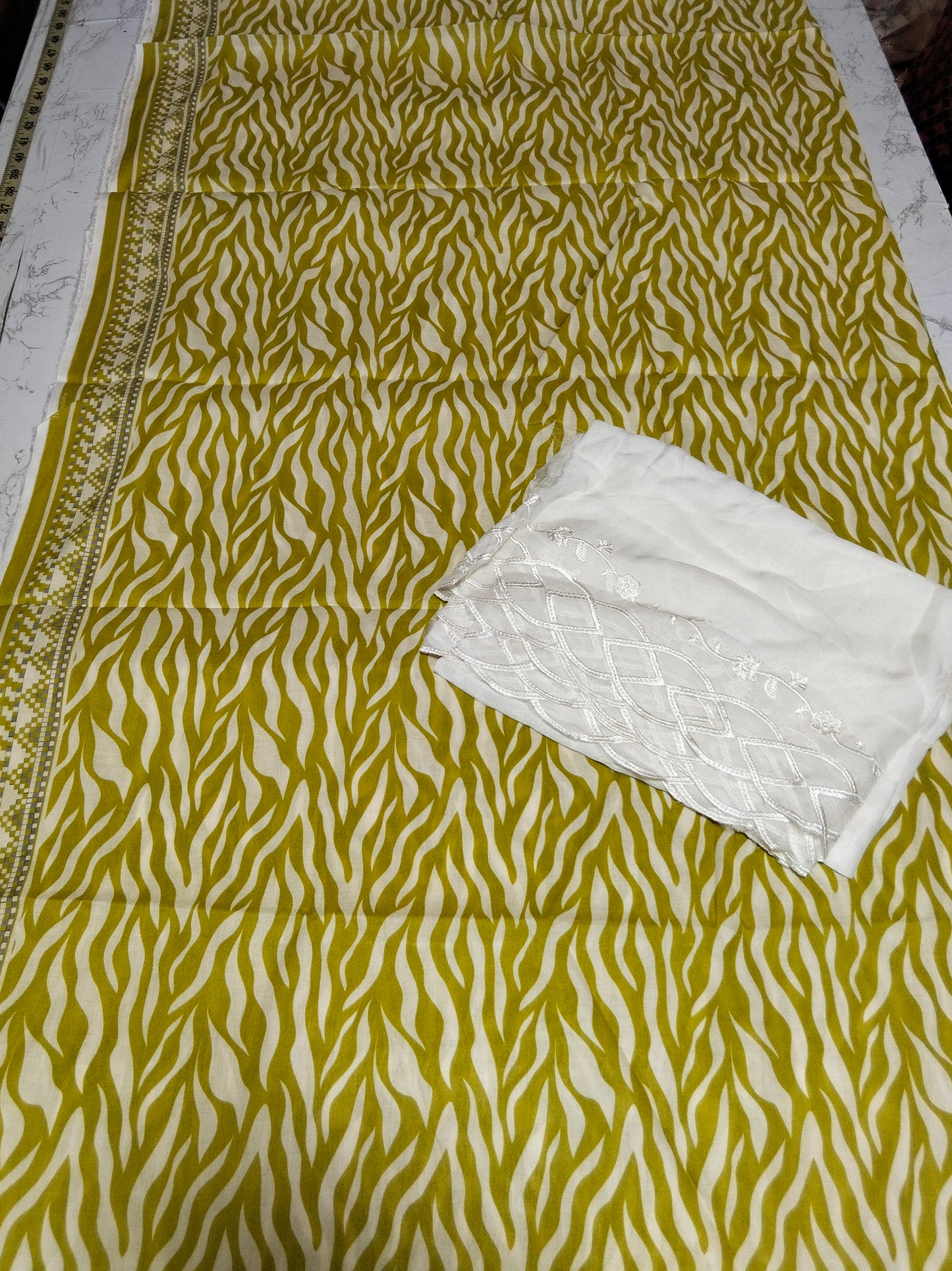 SALE Allover printed lawn 2pc  + chiffon dupatta