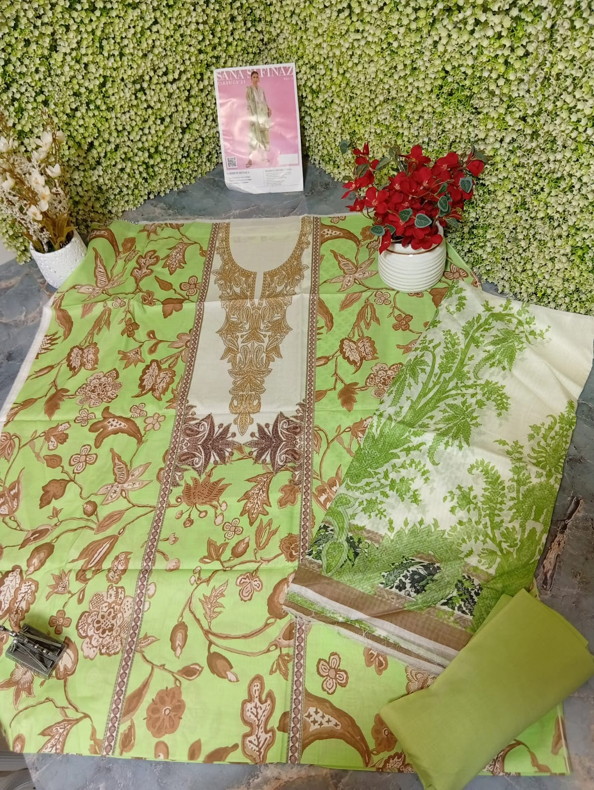 Sale Sana safinaz printed lawn 3pc with plain trouser and printed dupatta