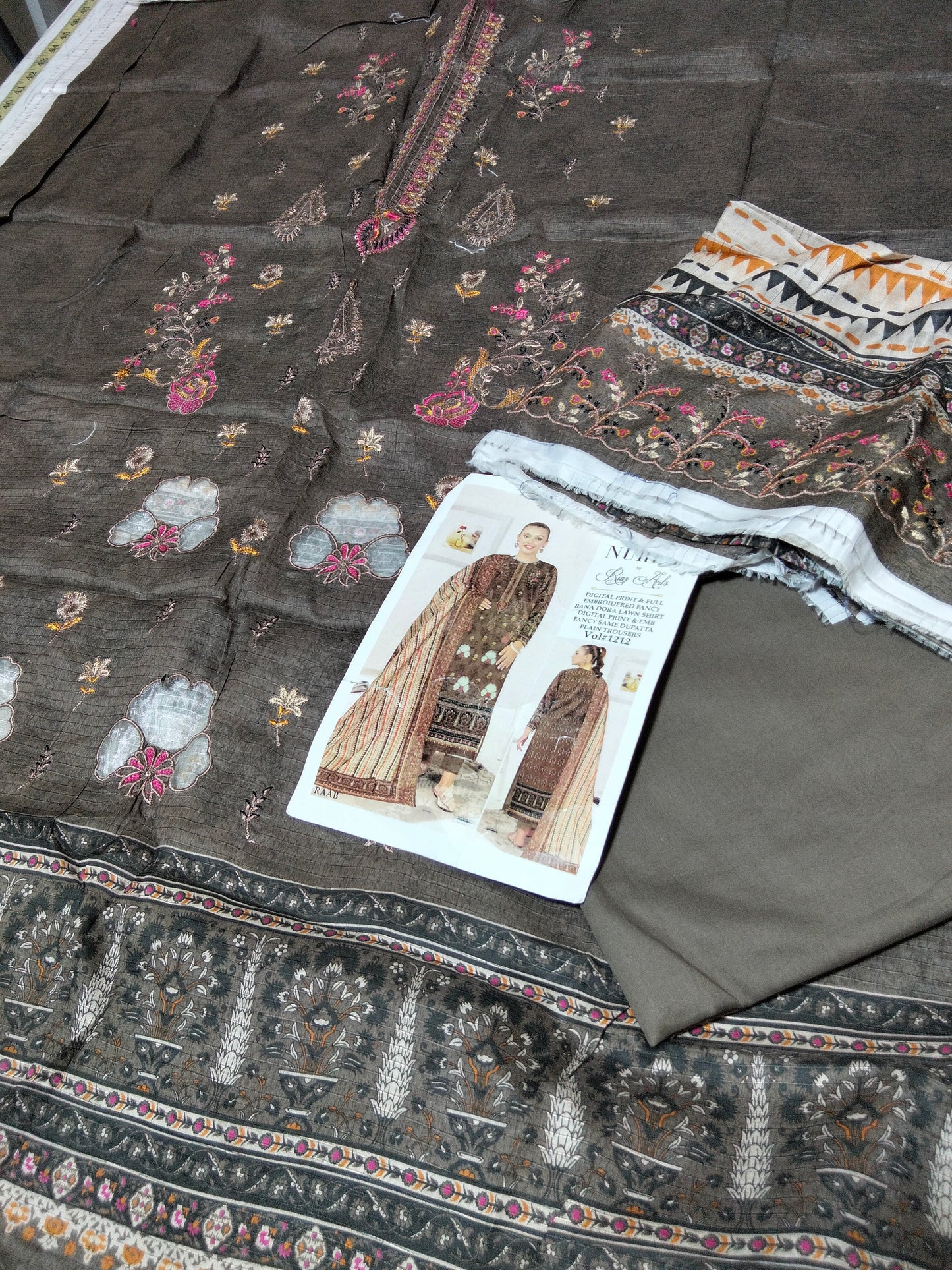 Sale Nureh Embroidered Lawn 3Pc