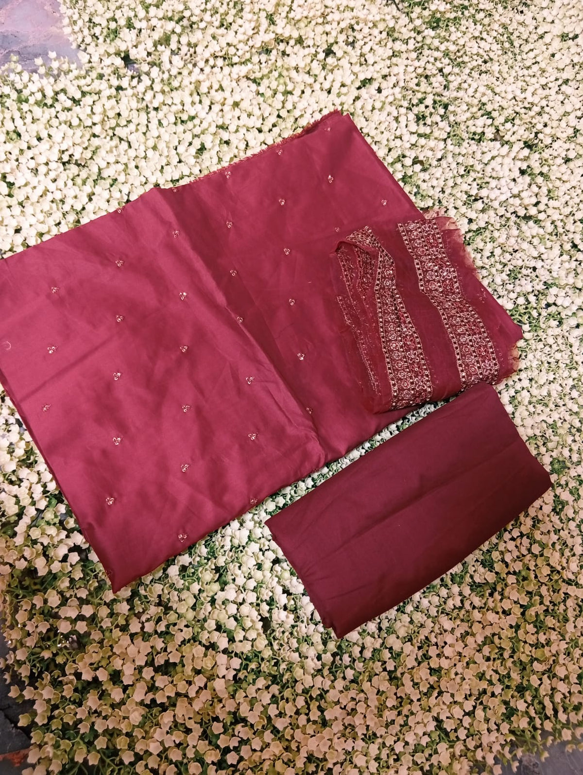 Batik embroided lawn 2pc with plain trouser and embroided patche