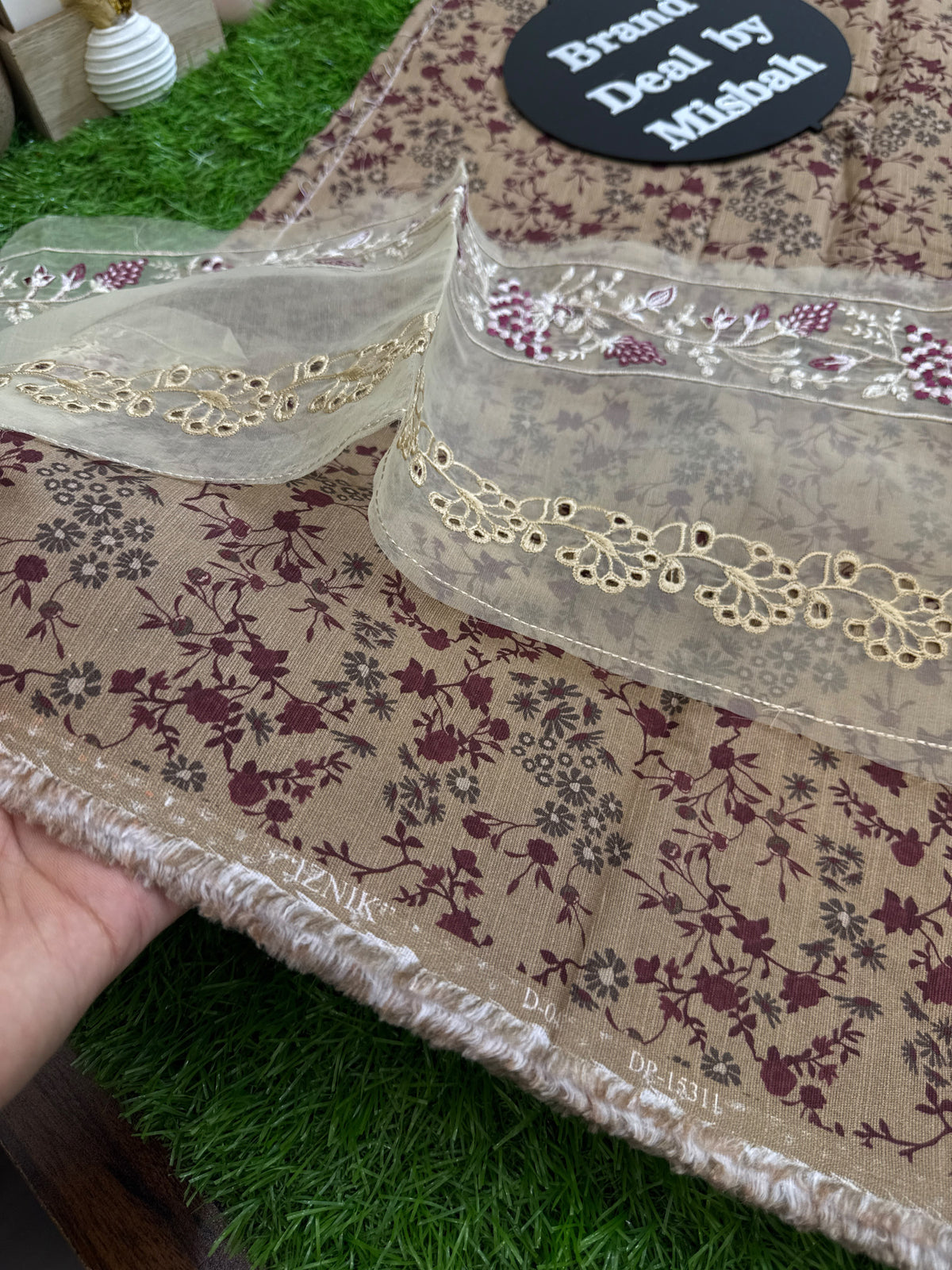 Iznik khadar allover print 2pc with embroided patch (patch ka design change hoskta hy)