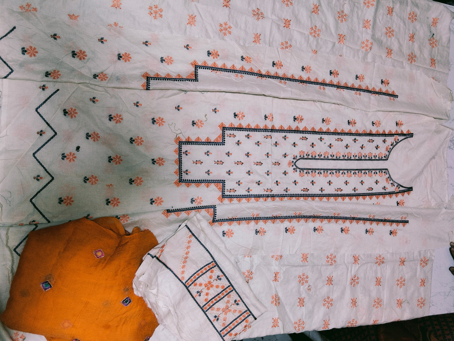 Sale Hussain Rehar embroidered Shirt+ Breeze embroidered pur chiffon dupatta