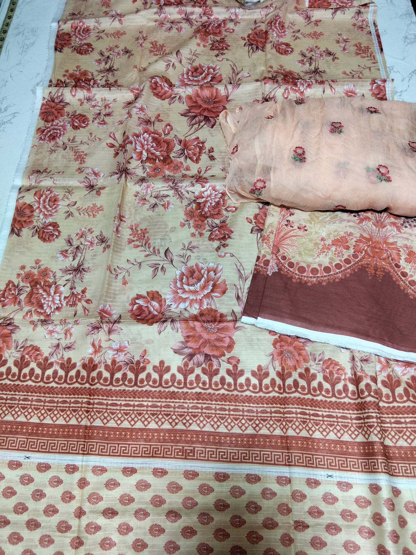 Sale printed lawn 2set of 2pc shirt and dupatta