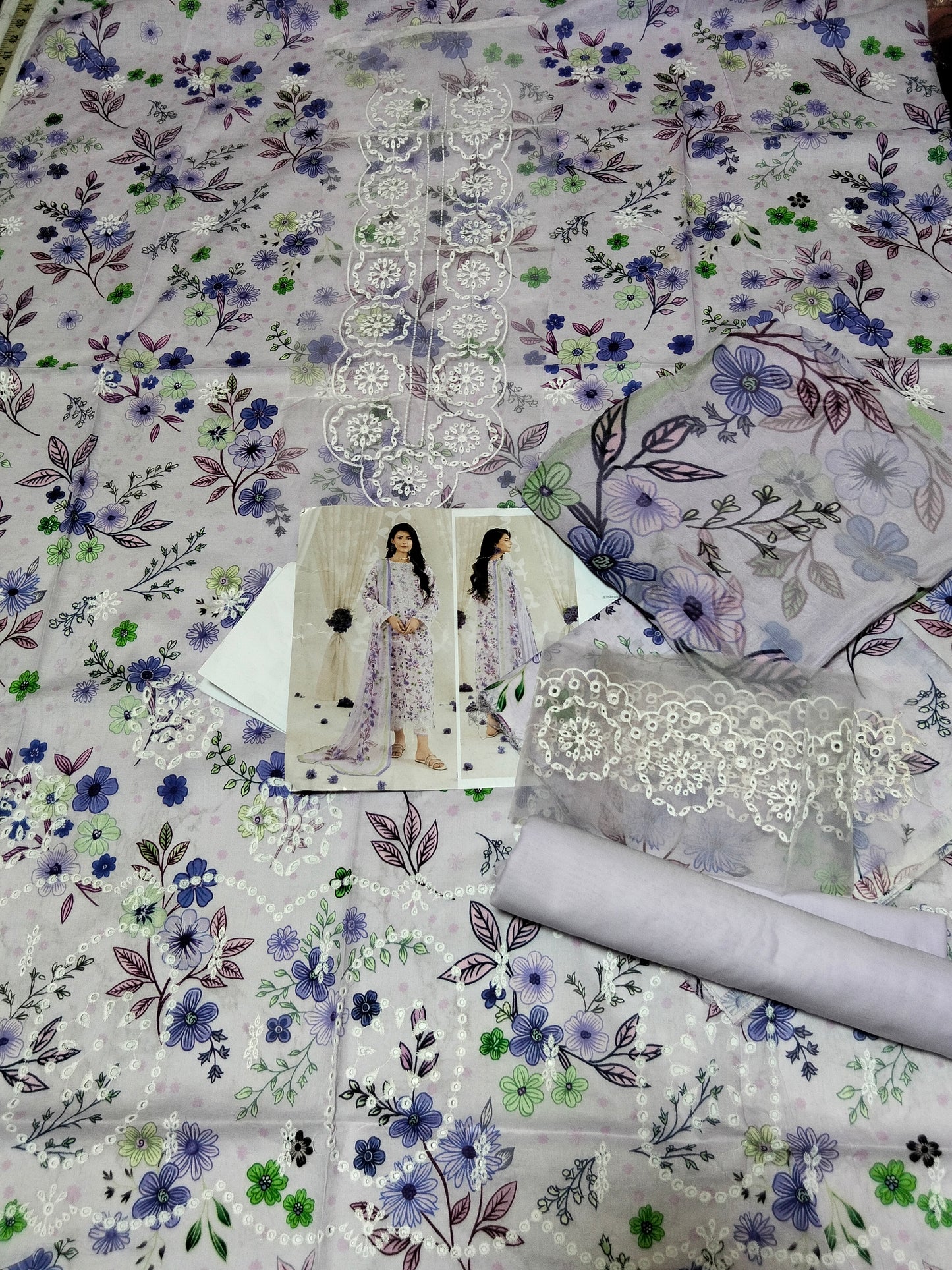 Sale Sanam Saeed 3pc pure chiffon dupatta