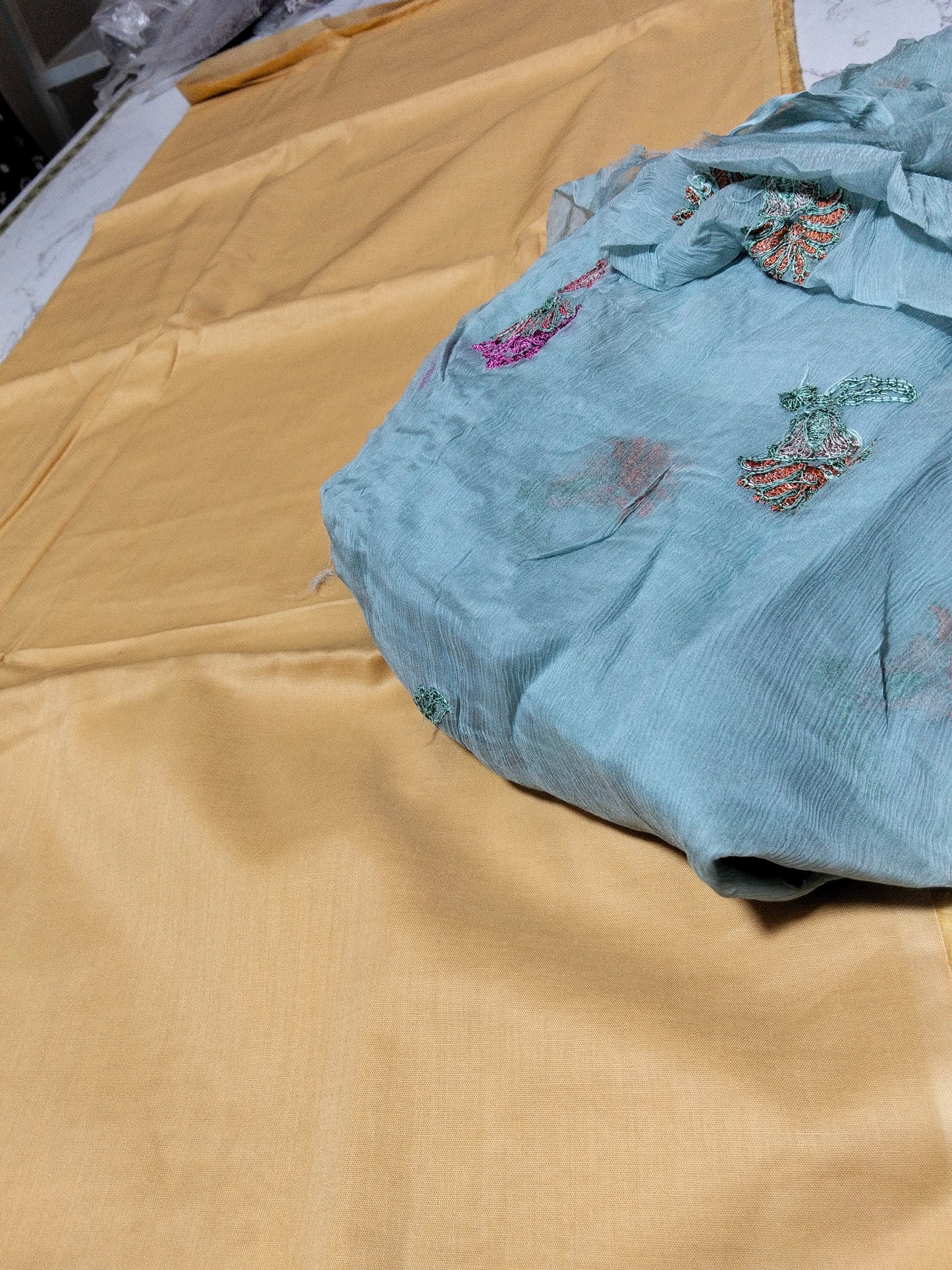 Sale plain lawn 2pc + breeze embroided pure chiffon dupatta