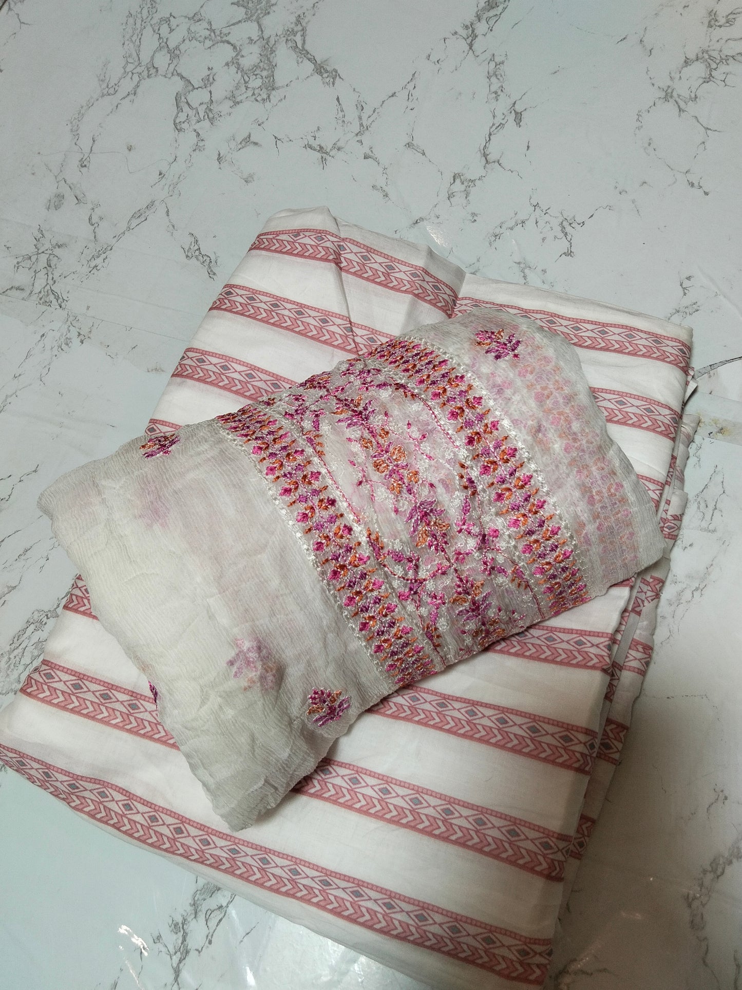 Sale printed lawn 2pc+ breeze embroided pure chiffon dupatta
