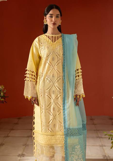 Sale Parishay embroided lawn 3pc with plain trouser and embroided Khadi net Dupatta with embroided patches