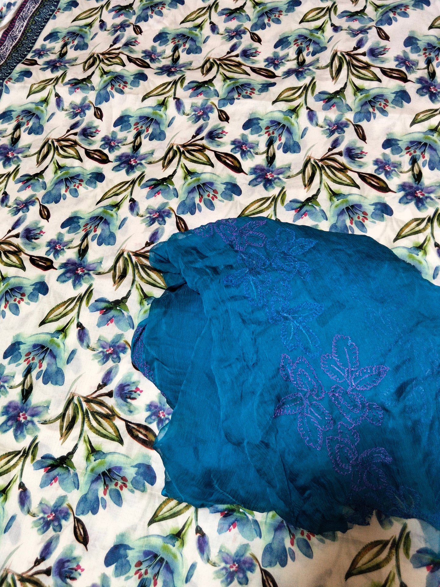 Sale printed lawn 2pc+breeze embroided pure chiffon dupatta