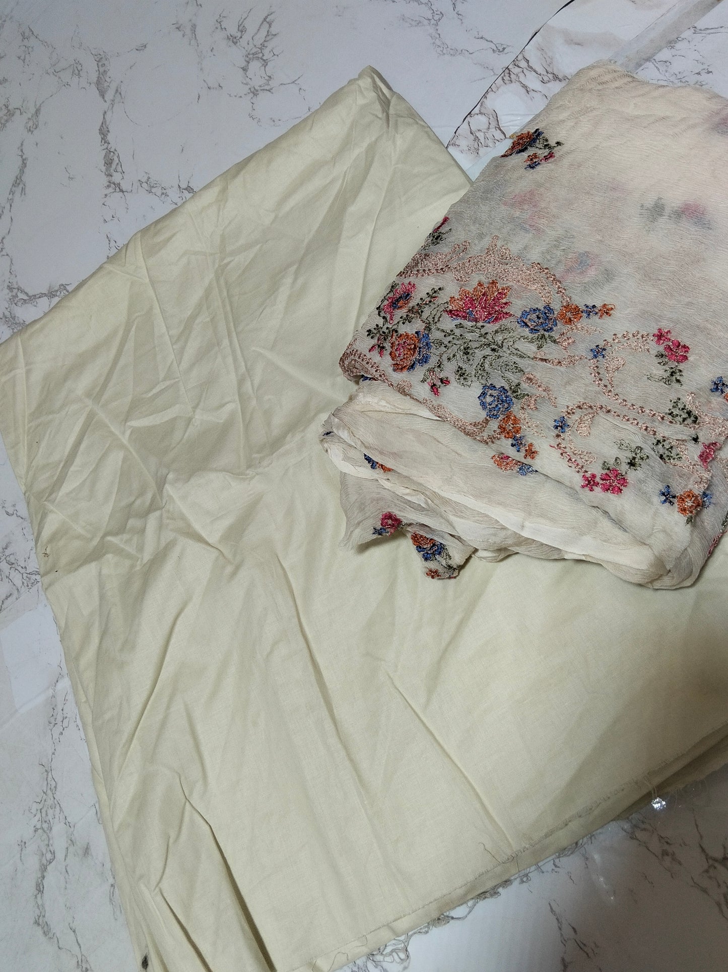 Sale Plain lawn 2pc+breeze embroided pure chiffon dupatta